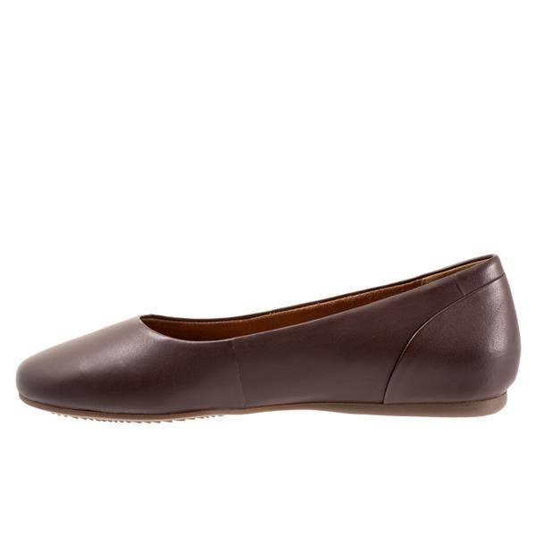 SoftWalk Shiraz Women's Ballet Flat Leather Comfort Shoe