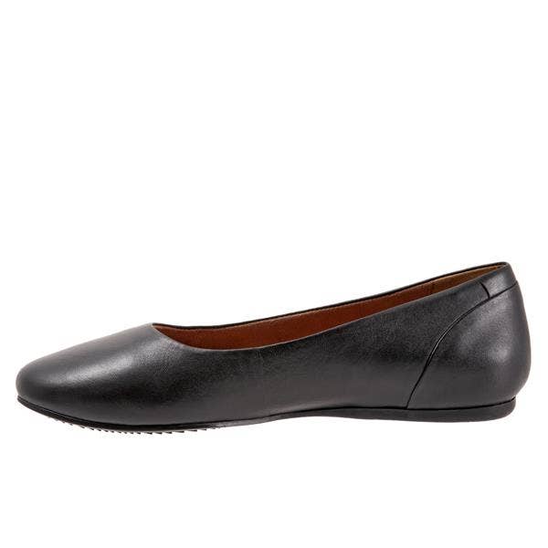 SoftWalk Shiraz Women's Ballet Flat Leather Comfort Shoe