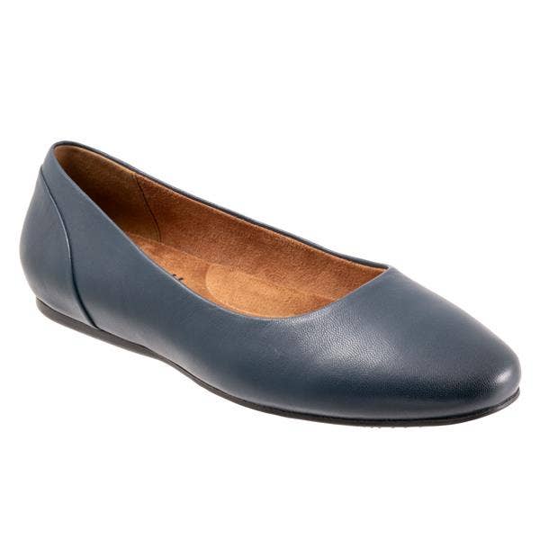 SoftWalk Shiraz Women's Ballet Flat Leather Comfort Shoe